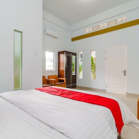 Reddoorz Syariah Near Simpang Sekip Palembang Hotel Ngoại thất bức ảnh
