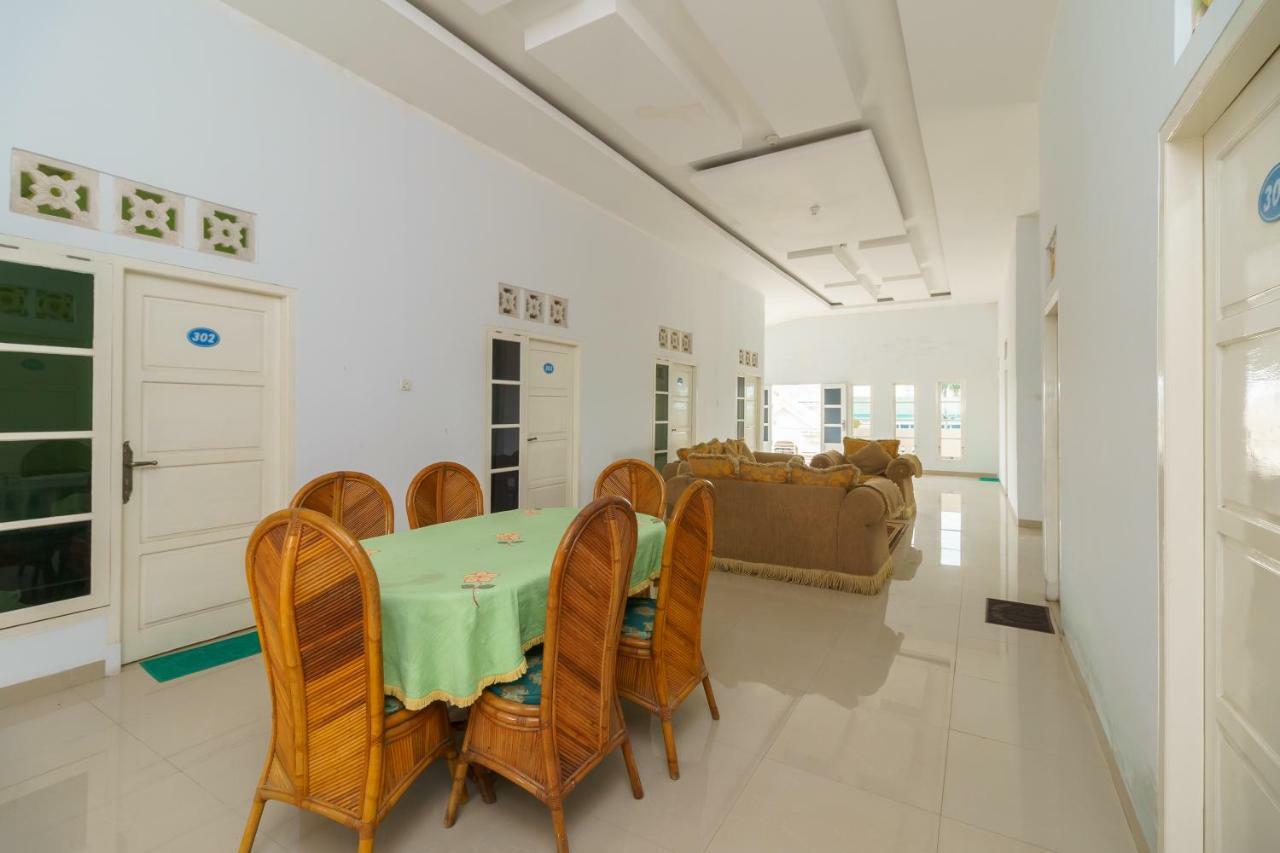 Reddoorz Syariah Near Simpang Sekip Palembang Hotel Ngoại thất bức ảnh