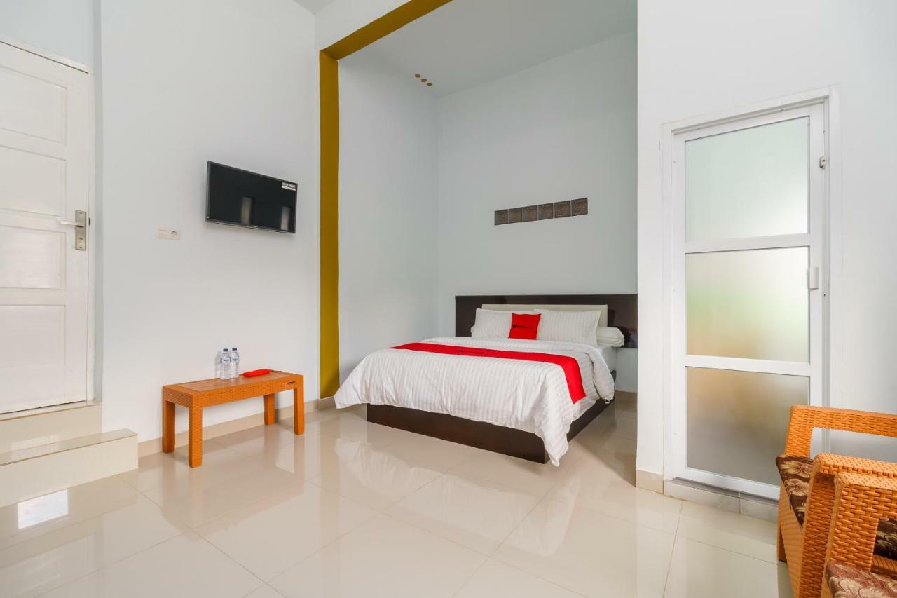 Reddoorz Syariah Near Simpang Sekip Palembang Hotel Ngoại thất bức ảnh
