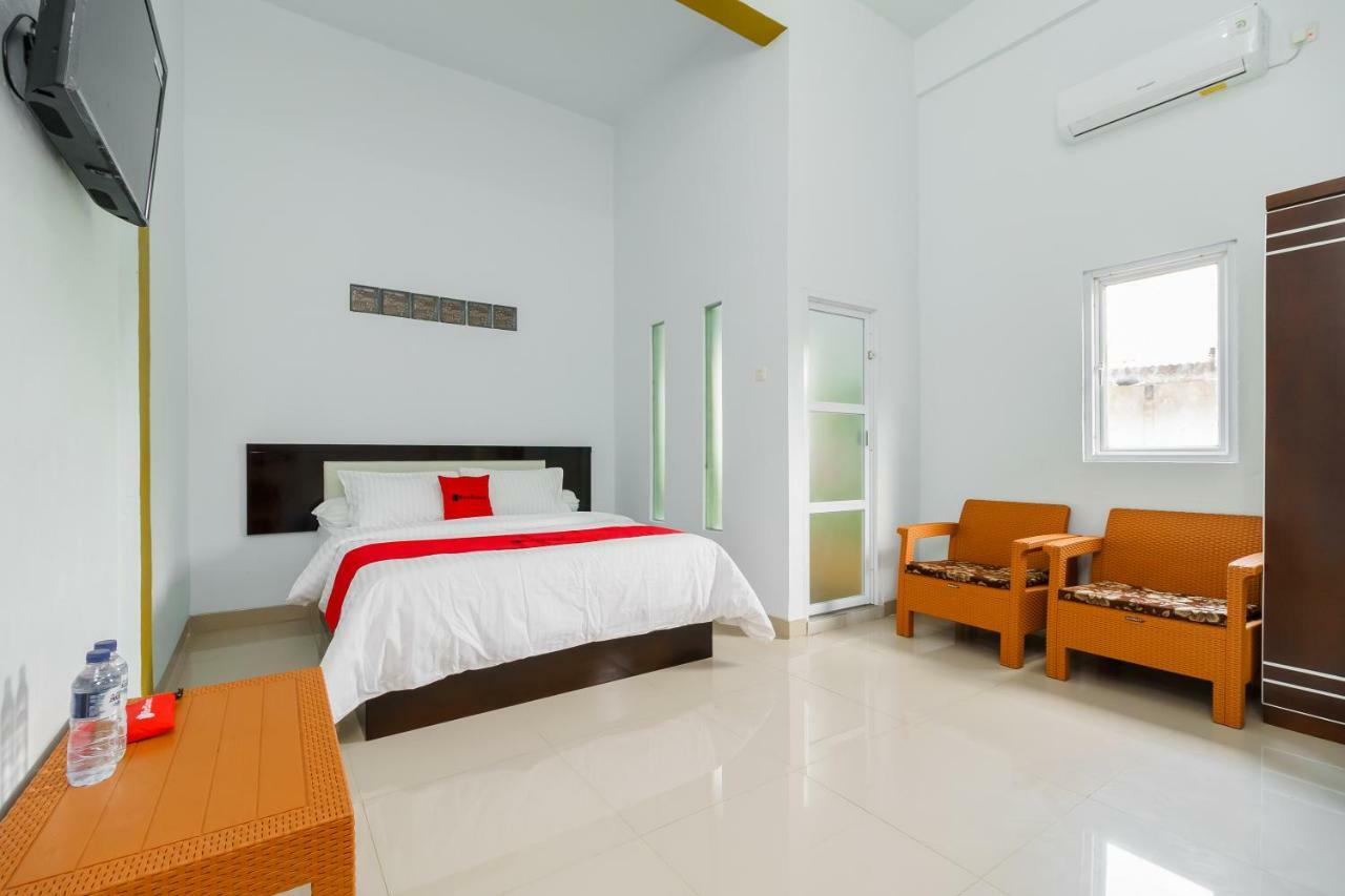 Reddoorz Syariah Near Simpang Sekip Palembang Hotel Ngoại thất bức ảnh