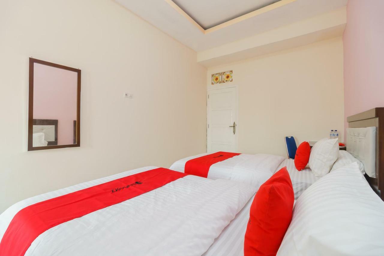 Reddoorz Syariah Near Simpang Sekip Palembang Hotel Ngoại thất bức ảnh